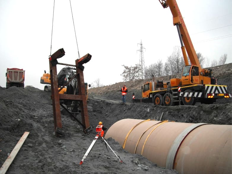 Costruzione fognatura a Bologna con tubi in PRFV  2