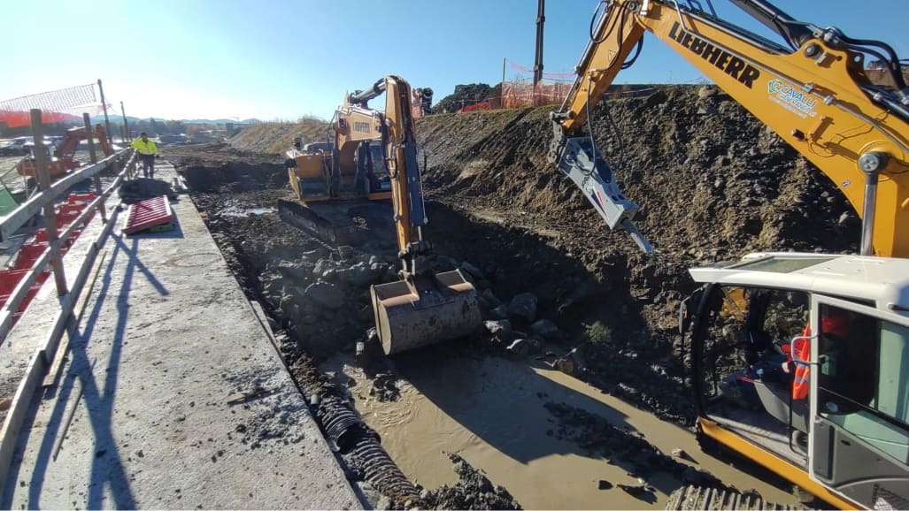 Costruzione fognatura a Bologna con tubi in PRFV 