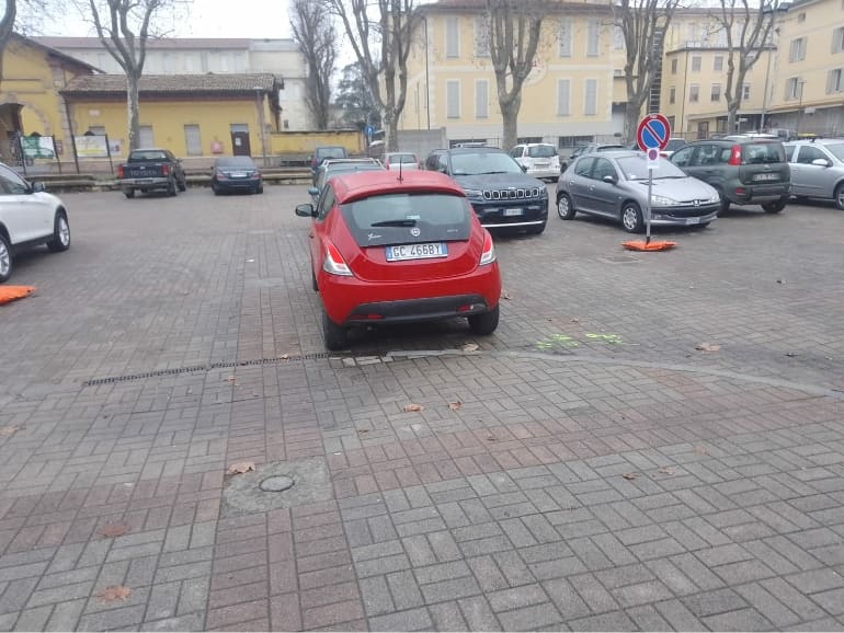 Rifacimento parcheggio con autobloccanti 1