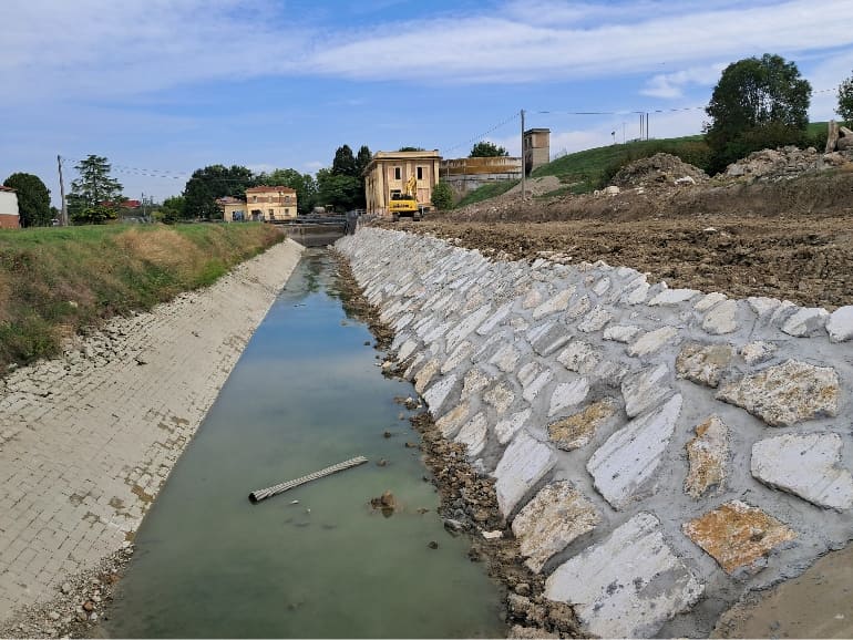 Opere di difesa spondale 7