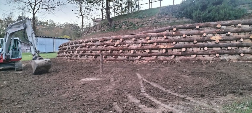 Opere di ingegneria naturalistica con utilizzo di pali in castagno Vezzano  4
