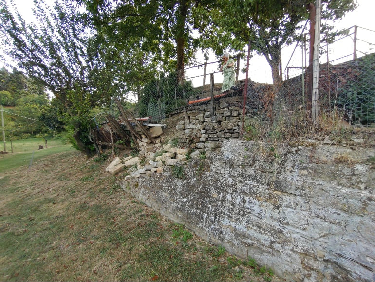 Opere di ingegneria naturalistica con utilizzo di pali in castagno Vezzano  1