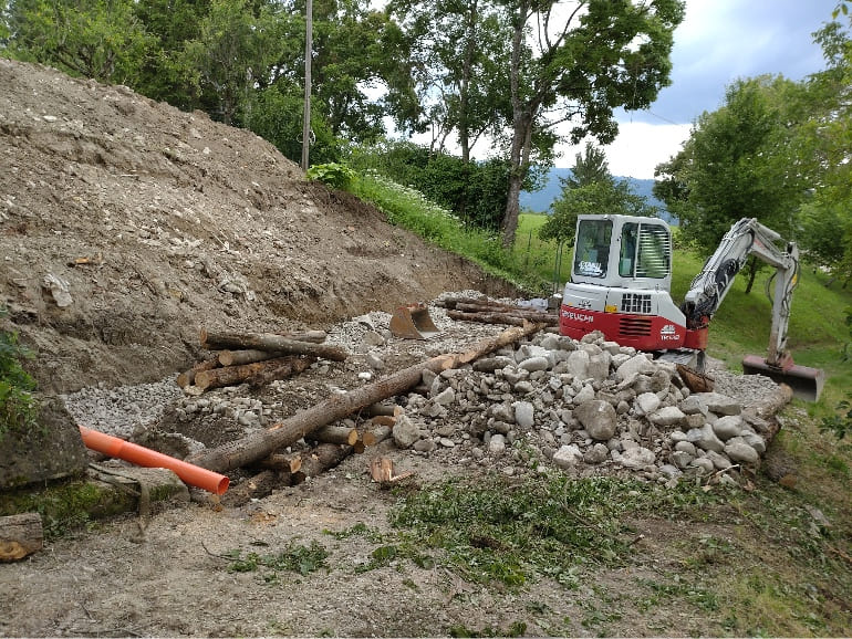 Opere di ingegneria naturalistica con utilizzo di pali in castagno Ariolla 1
